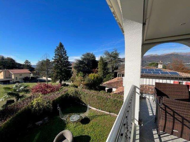 COLLINA D'ORO: ELEGANTE  3,5 LOC. IN VILLA CON PISCINA (10)