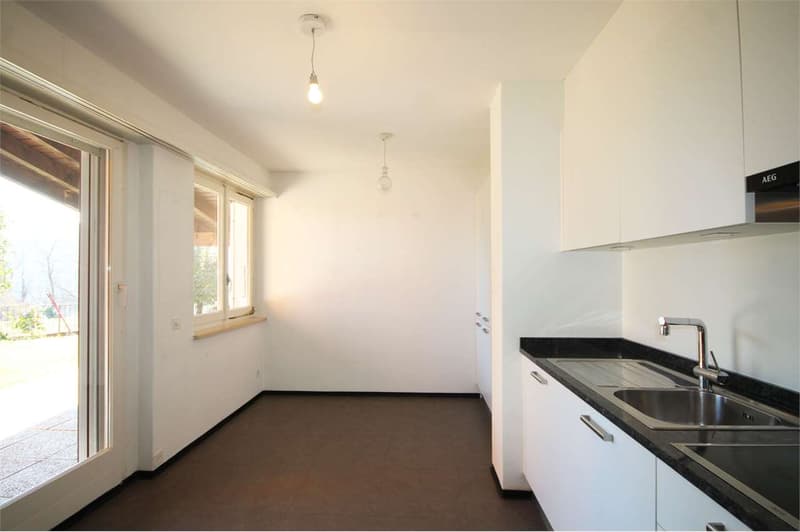 MONTAGNOLA: CASA UNIFAMILIARE CON VISTA (3)