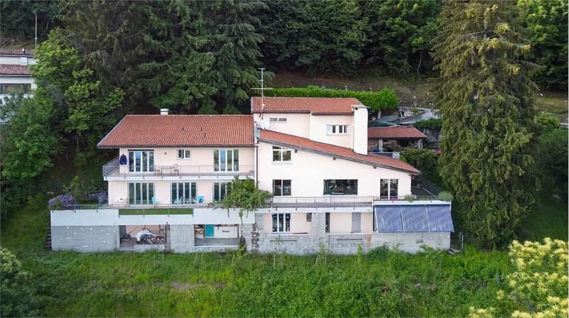 Sagno: villa con piscina (1)