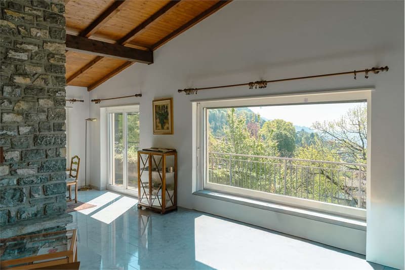 Sagno: villa con piscina (2)