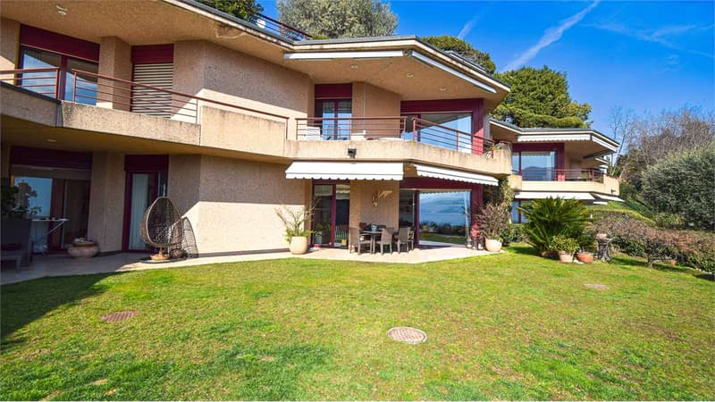PRESTIGIOSO APPARTAMENTO CON GIARDINO E VISTA LAGO (3)
