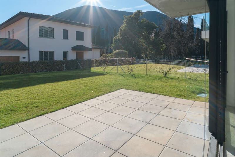 Maroggia: elegante maisonette con giardino privato a due passi dal lag (2)