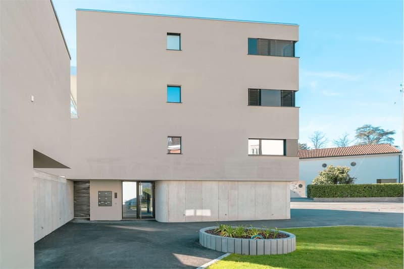 Maroggia: elegante maisonette con giardino privato a due passi dal lag (7)