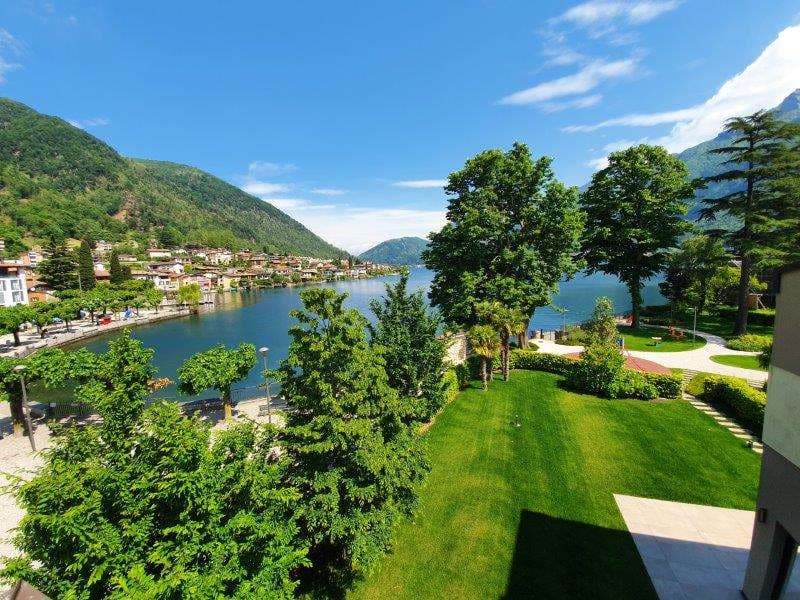 RIVA S. VITALE: SPLENDIDA VILLA A LAGO CON PISCINA (2)