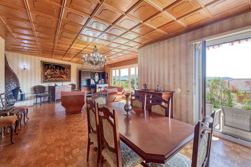 CASTEL S. PIETRO: VILLA  CON GRANDE POTENZIALE DA RINNOVARE (2)