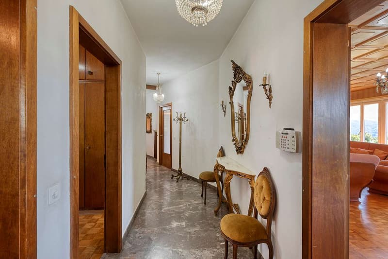 CASTEL S. PIETRO: VILLA  CON GRANDE POTENZIALE DA RINNOVARE (5)
