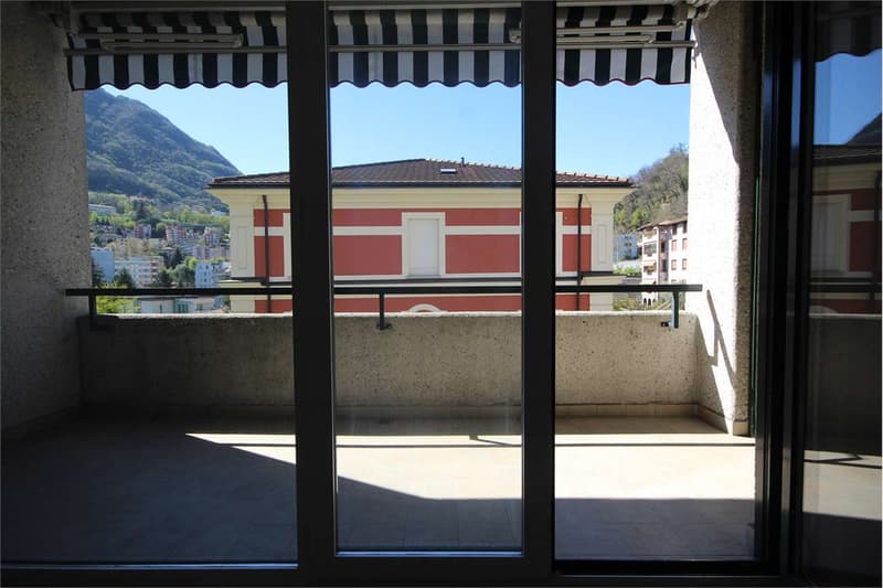 Lugano: ristrutturato appartamento di 3,5 locali con terrazza (11)
