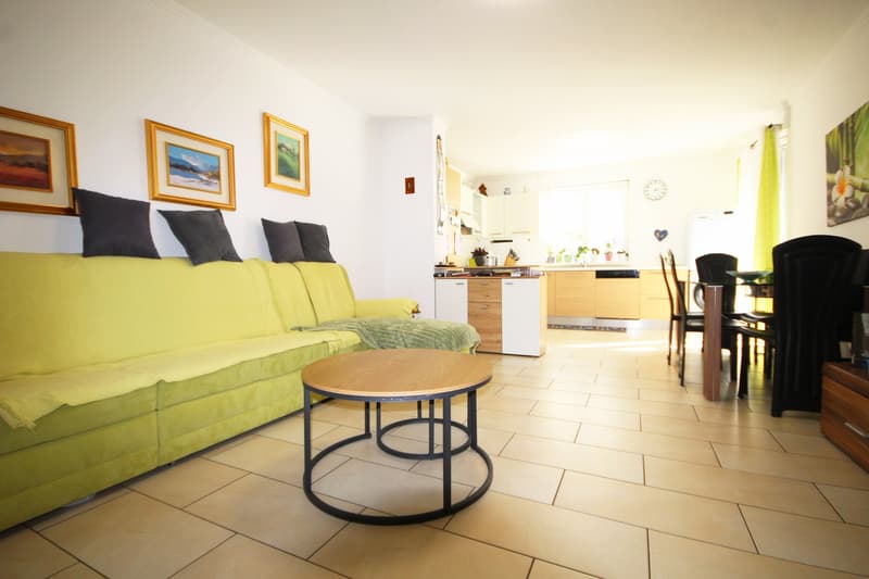 Moderno appartamento 4.5 locali con balcone vivibile a Rivera (1)