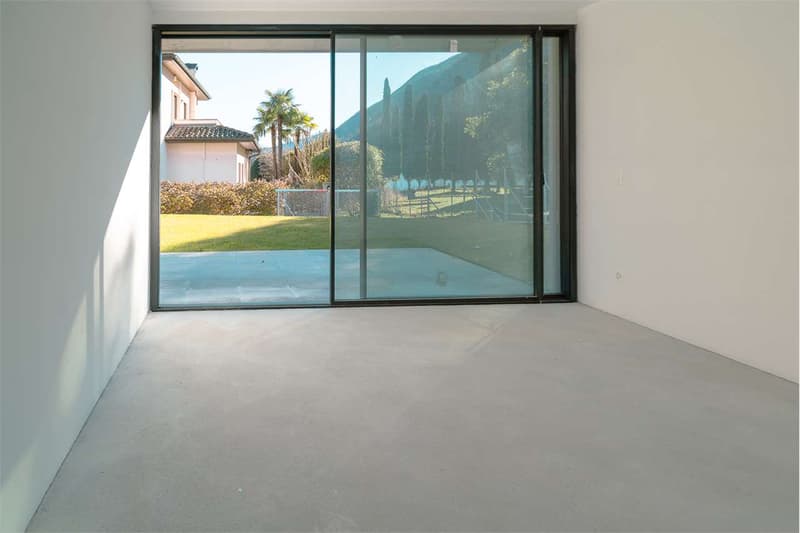 Maroggia splendido 3.5 loc con giardino privato a due passi dal lago (8)