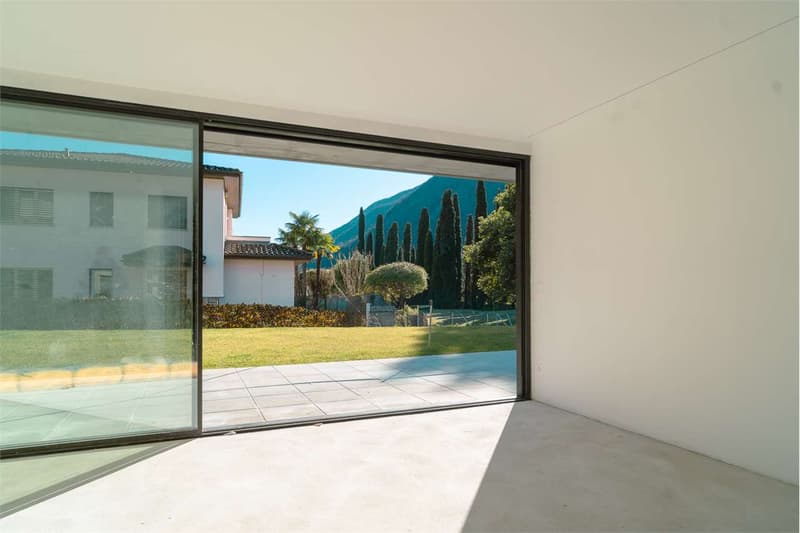 Maroggia splendido 3.5 loc con giardino privato a due passi dal lago (5)