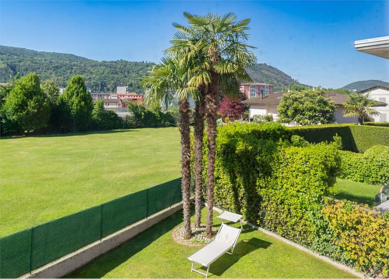 Vacallo: casa contigua con giardino privato (2)