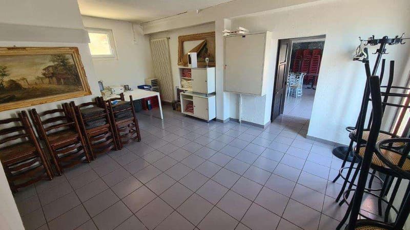 NOVAZZANO: ampio edificio con ex Ristorante, app 4.5 loc. e 30 postegg (7)