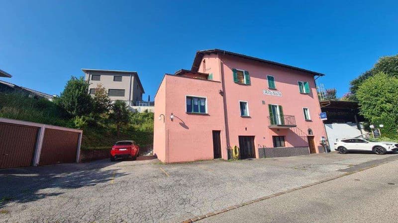 NOVAZZANO: ampio edificio con ex Ristorante, app 4.5 loc. e 30 postegg (1)