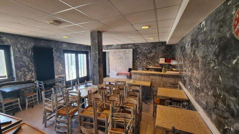 NOVAZZANO: ampio edificio con ex Ristorante, app 4.5 loc. e 30 postegg (8)