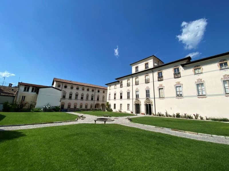 MENDRISIO: LUMINOSO UFFICIO IN CENTRO - Palazzo Pollini (1)
