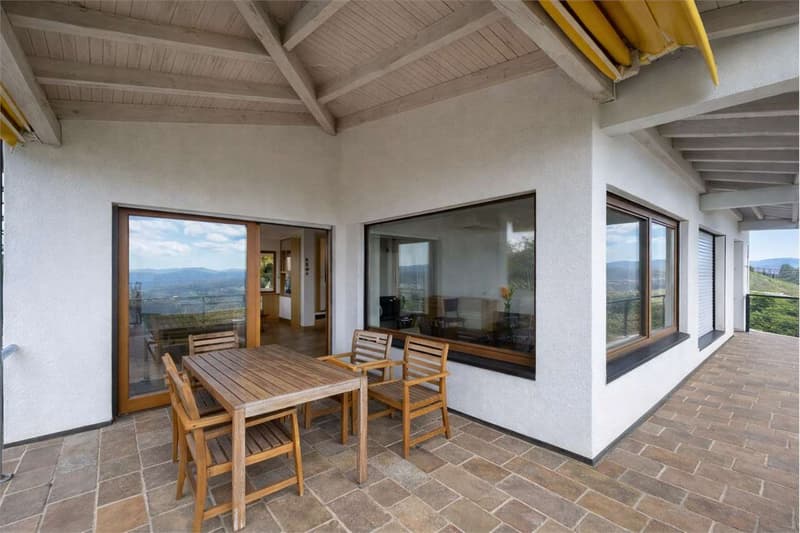 Casa bifamiliare con vista imprendibile a Besazio (8)