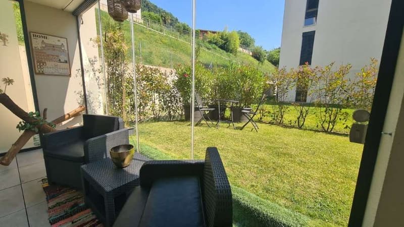 MENDRISIO: GRANDE 2.5 LOC. CON VERANDA E GIARDINO (1)