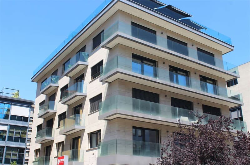 Lugano centro: ufficio di 2,5 locali di rappresentanza con ampia terra (7)