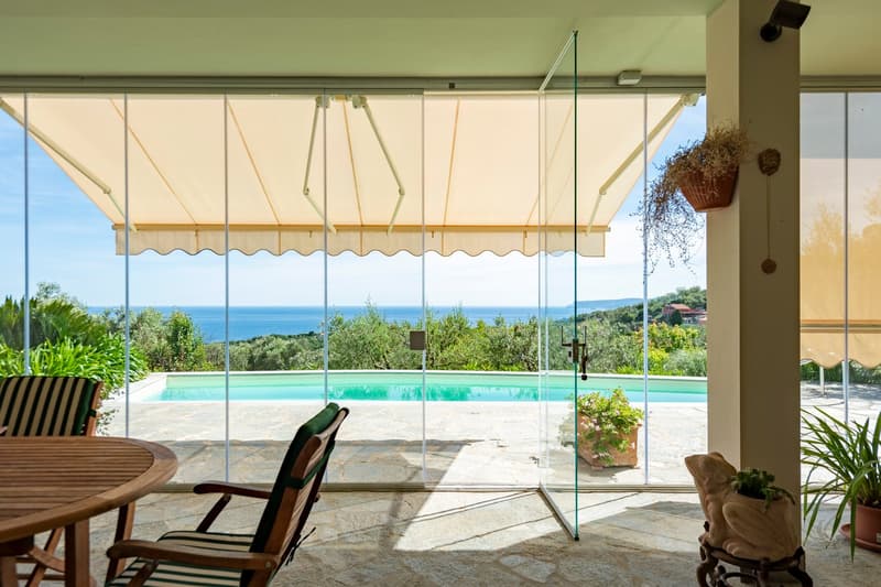 Varazze (ITALIA): elegant villa with a swimming pool, garden, olive grove and garage (4)