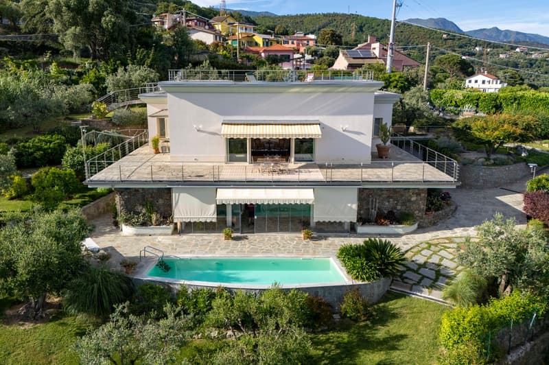 Varazze (ITALIA): elegant villa with a swimming pool, garden, olive grove and garage (3)