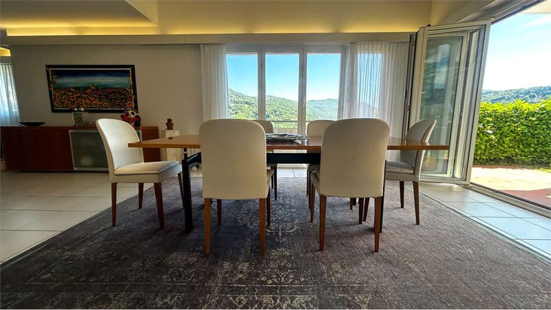 ESCLUSIVA VILLA CON GIARDINO E VISTA APERTA (6)