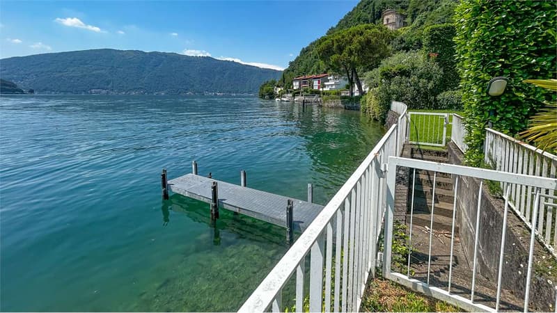 ESCLUSIVA VILLA SECONDARIA  CON ACCESSO DIRETTO AL LAGO (4)