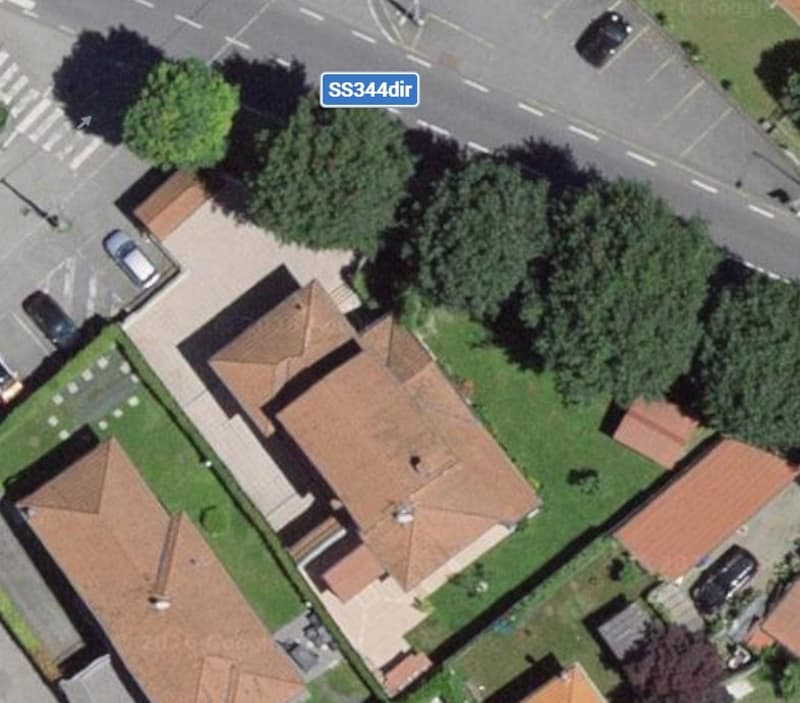 PONTE TRESA (ITA)  : ELEGANTE VILLA CON GIARDINO (8)