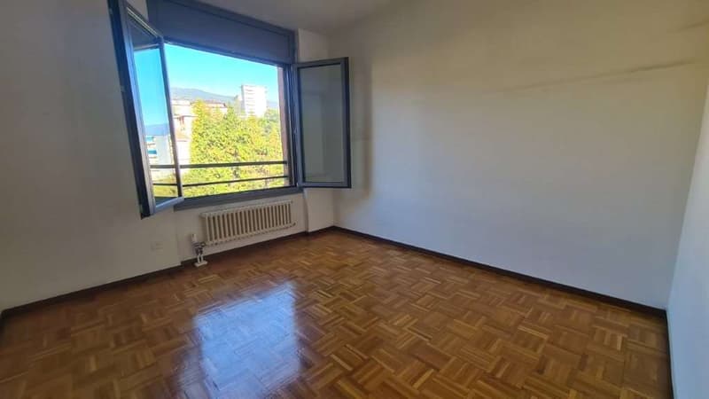 BALERNA: LUMINOSO 4.5 LOC. CON TERRAZZA - PARCO CONDOMINIALE (8)