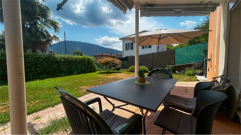 CASA UNIFAMILIARE IMMERSA NEL VERDE A MONTEGGIO (2)