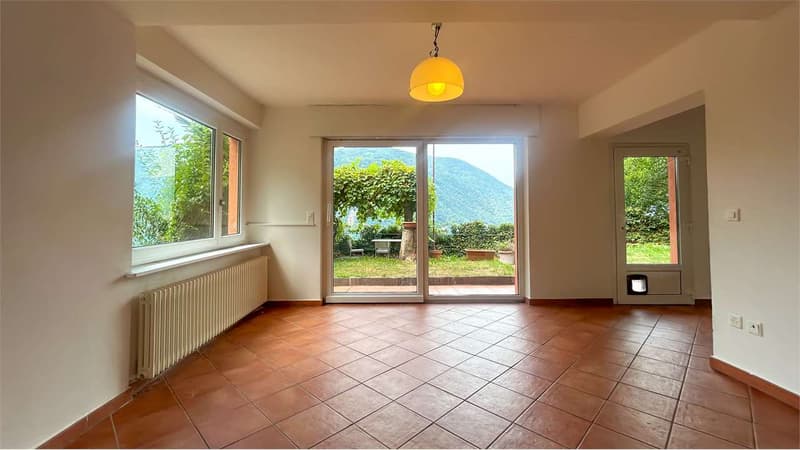 MELANO: CASA PLURIFAMILIARE CON VISTA LAGO (5)