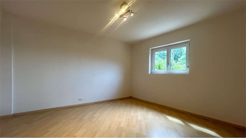 MELANO: CASA PLURIFAMILIARE CON VISTA LAGO (9)