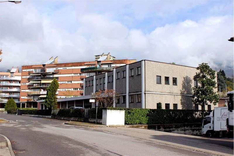 Balerna: stabile artigianale/commerciale con spazi amministrativi (1)