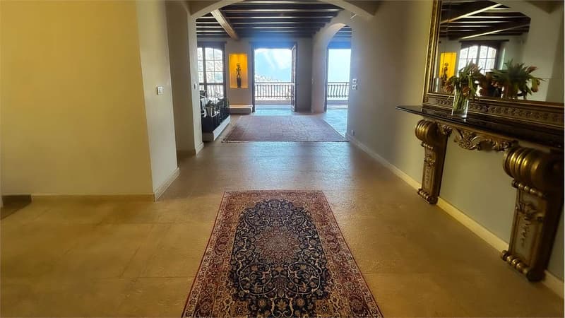 Elegante villa con piscina e romantica vista lago (7)