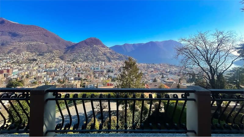 Elegante villa con piscina e romantica vista lago (3)