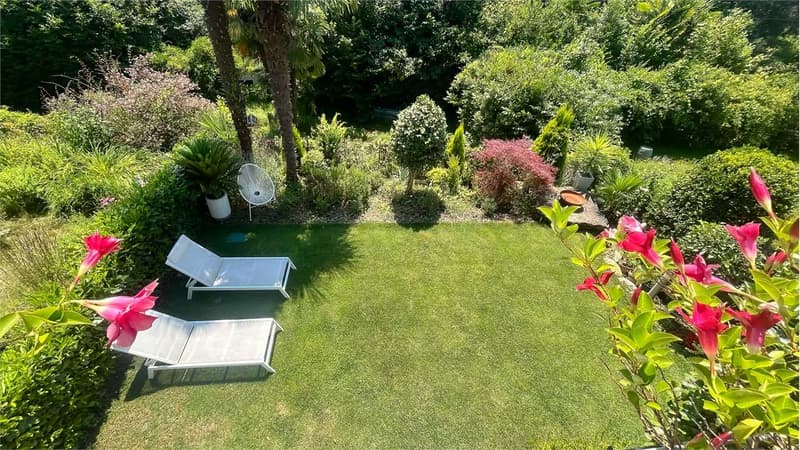 ELEGANTE CASA CON GIARDINO E VISTA SUL VERDE (11)