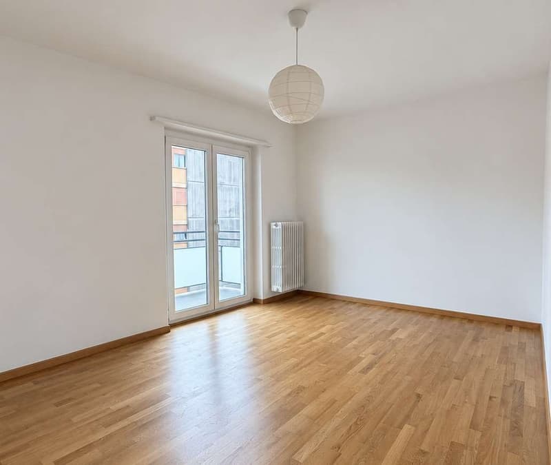 Mendrisio: luminoso appartamento di 3.5 locali con balcone vicino a ce (4)