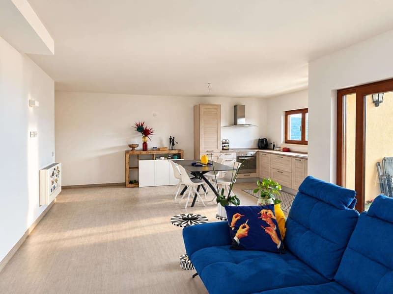 Vacallo: splendido 3,5 locali duplex con vista sul Lago di Como (3)