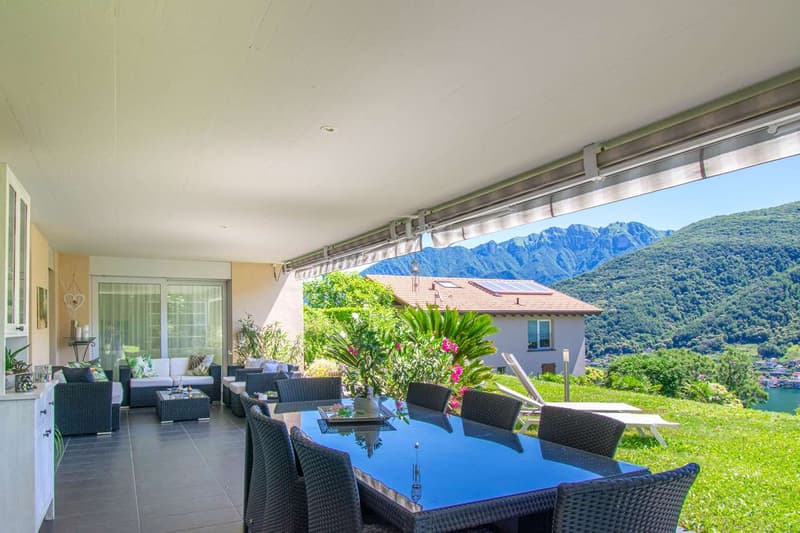 APPARTAMENTO CON VISTA LAGO E GIARDINO (4)