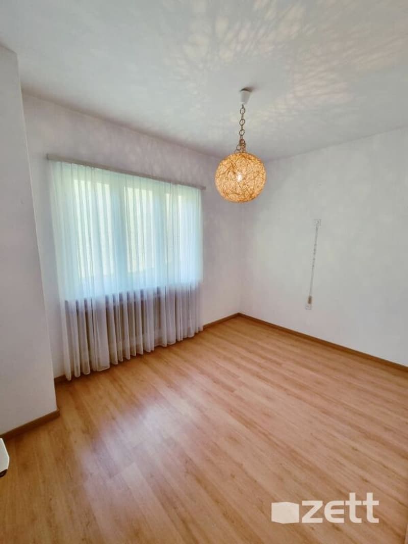 Casa indipendente 4.5 locali con ampio giardino a Medeglia (7)