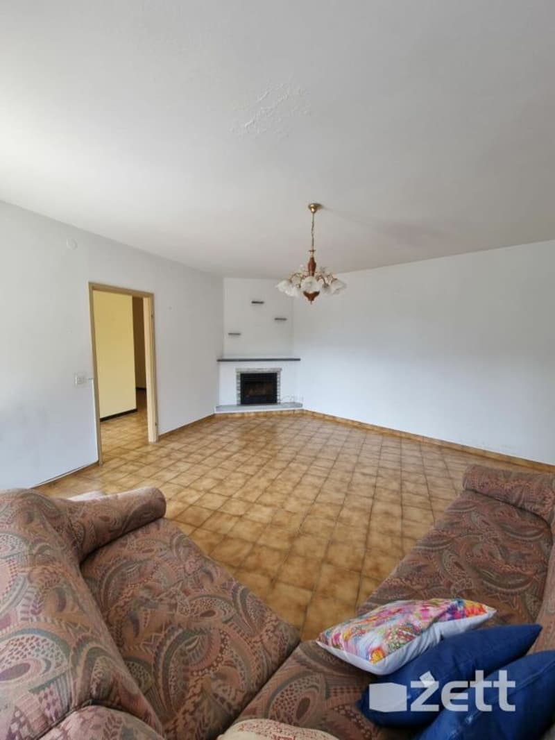Casa indipendente 4.5 locali con ampio giardino a Medeglia (3)