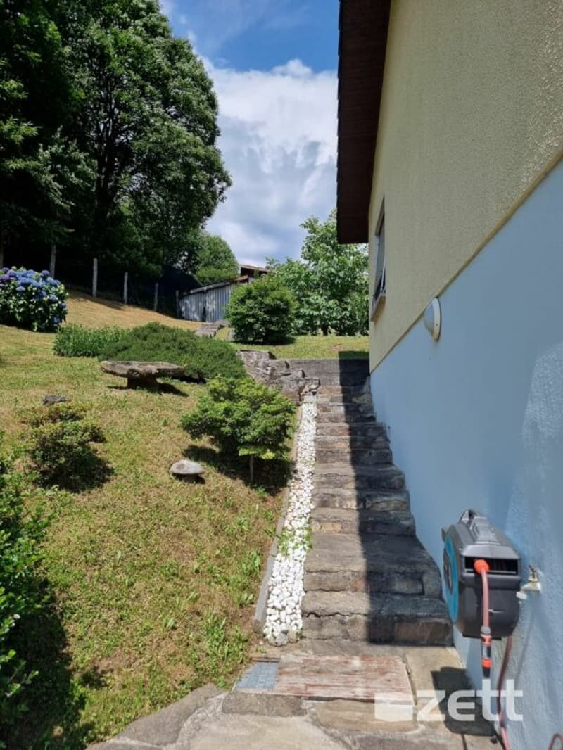 Casa indipendente 4.5 locali con ampio giardino a Medeglia (14)