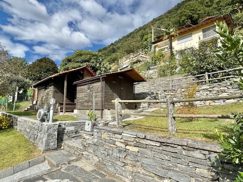 SOLDUNO - VENDESI CASA BIFAMILIARE CON AMPIO TERRENO (16)