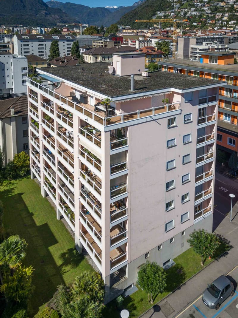 VENDESI IN CENTRO A LOCARNO - AMPIO E LUMINOSO ATTICO (ANCHE RESIDENZA SECONDARIA) (24)