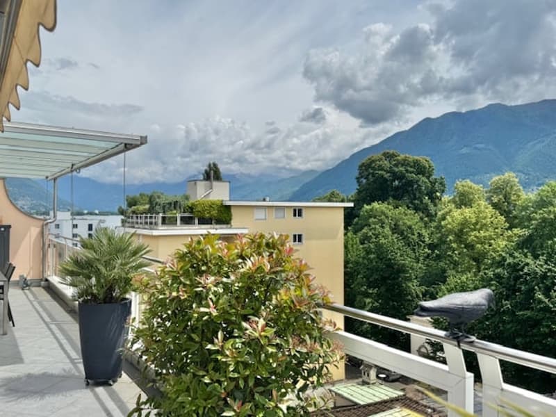 VENDESI IN CENTRO A LOCARNO - AMPIO E LUMINOSO ATTICO (ANCHE RESIDENZA SECONDARIA) (21)