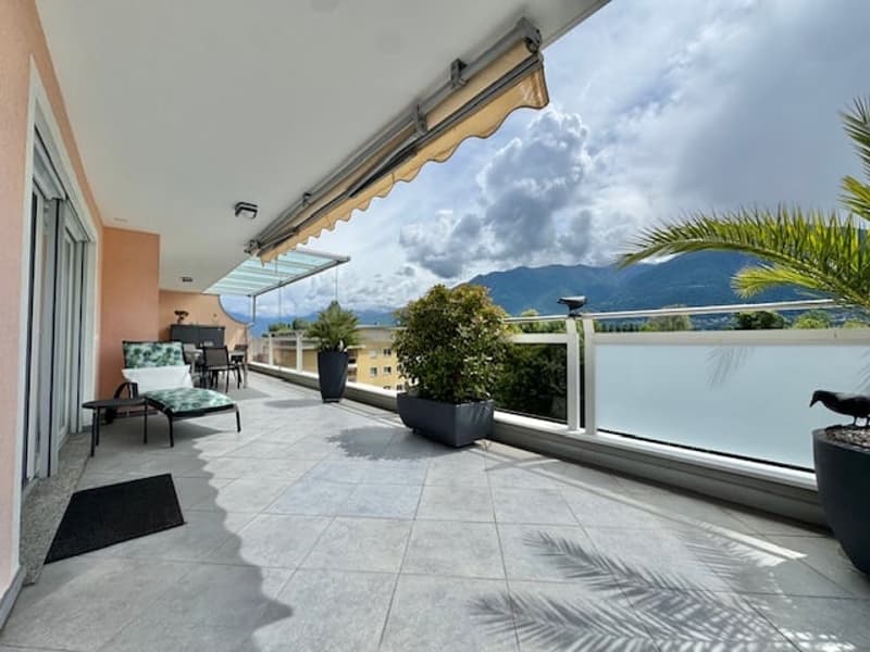 VENDESI IN CENTRO A LOCARNO - AMPIO E LUMINOSO ATTICO (ANCHE RESIDENZA SECONDARIA) (1)
