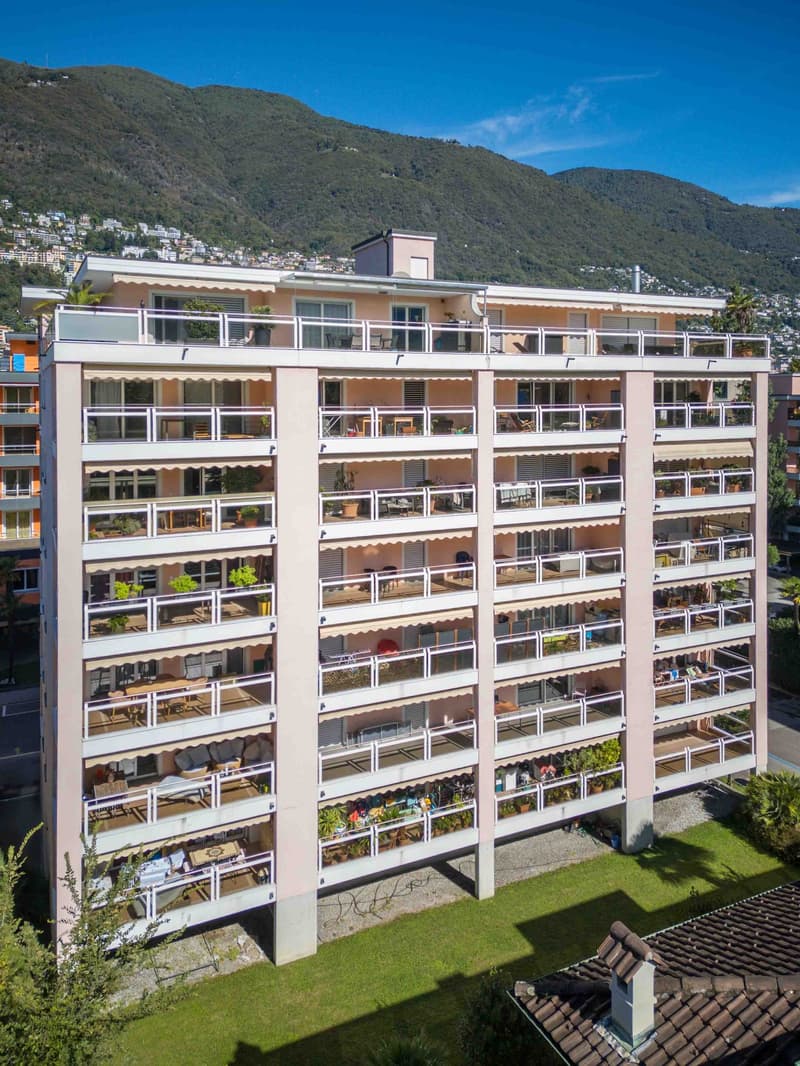 VENDESI IN CENTRO A LOCARNO - AMPIO E LUMINOSO ATTICO (ANCHE RESIDENZA SECONDARIA) (25)