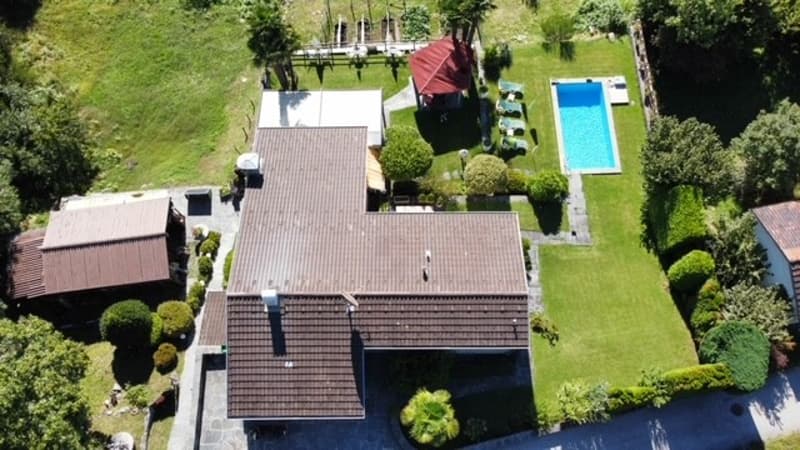 VENDESI IN VAL RESA (Brione sopra Minusio) - CASA CON PISCINA ED AMPIO GIARDINO (6)