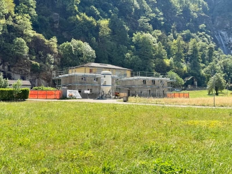VENDESI A BIGNASCO - NUOVA casa unifamiliare di 5.5 locali con giardino privato Cevio (6)