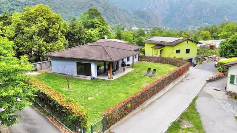 VENDESI A GOLINO - MODERNA CASA UNIFAMILIARE CON GIARDINO PRIVATO (2)