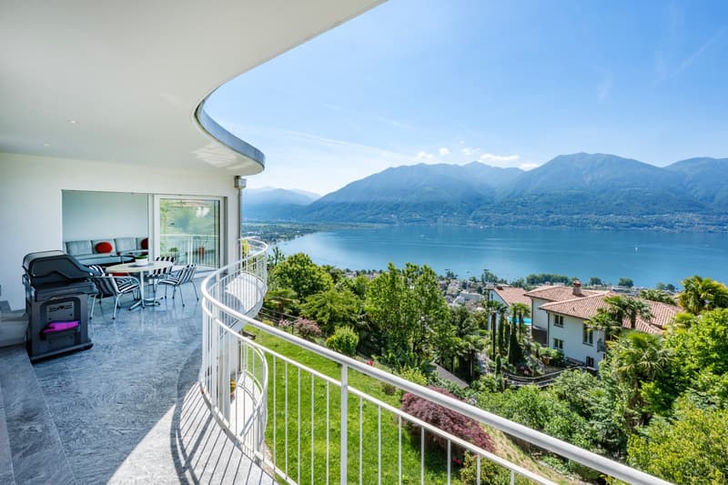 Appartamento signorile con vista mozzafiato in vendita (4)